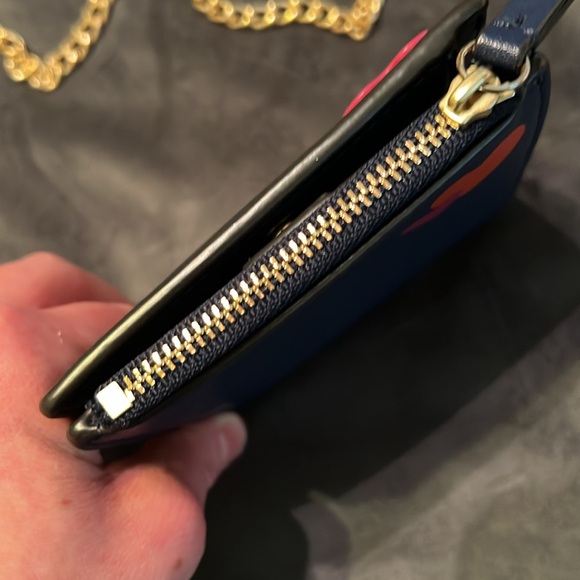 FLASH SALE🔥🔥LIKE NEW TORY BURCH PEACE & LOVE WALLET W/UNBRANDED CROSSBODY CHAIN💗 - Picture 10 of 11